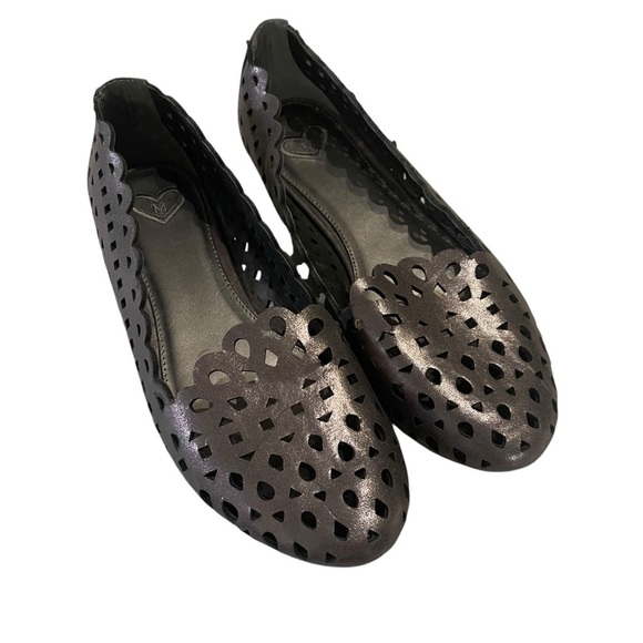 Madeline pewter Slip On Flats  size 8.5 perforated pattern - Picture 1 of 13